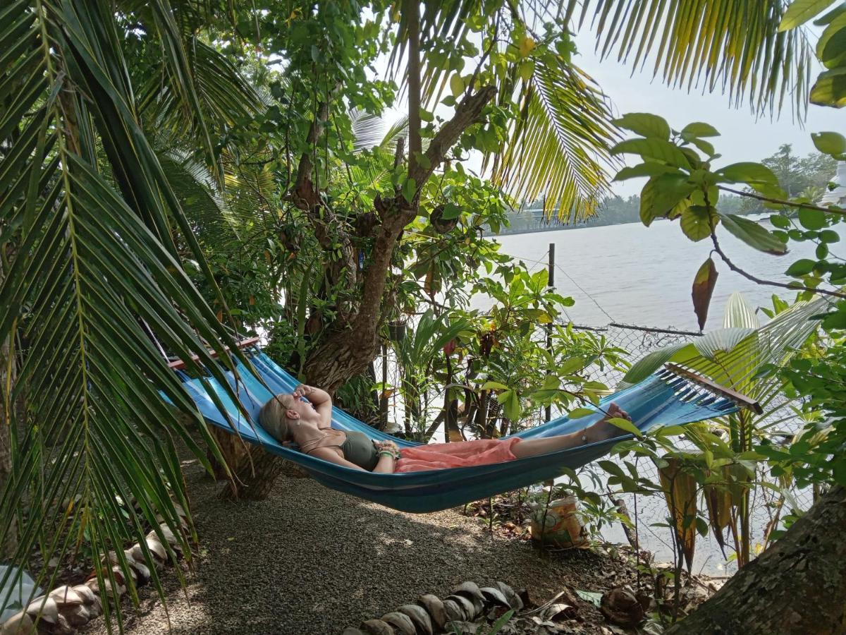 Lake Life Villa Ambalangoda  Bagian luar foto