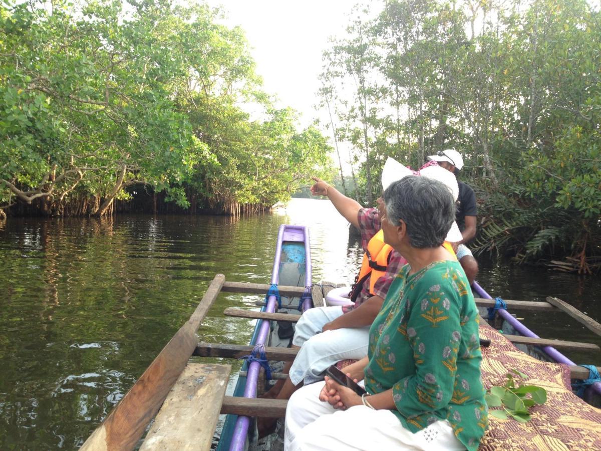 Lake Life Villa Ambalangoda  Bagian luar foto